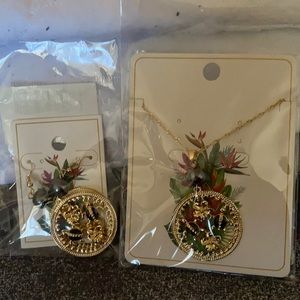 🌺Hawaiian sets earrings and necklace